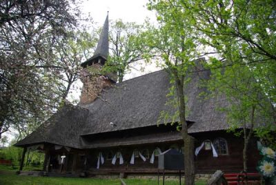 (cod 3128) Biserica de lemn de la Hărnicești, comuna Desești
