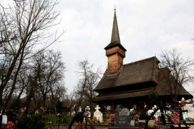 (cod 3112) Biserica de lemn din Desești