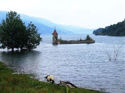 (cod 4815) Biserica de sub lacul Beliș