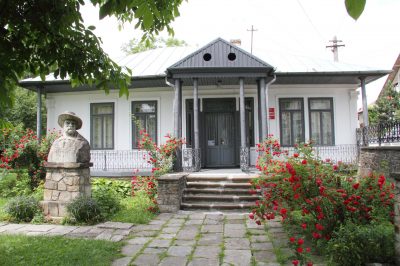 (cod 2750) Casa memorială Calistrat Hogaș