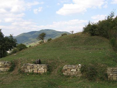 (cod 2753) Cetatea Dacică de pe Bâtca Doamnei