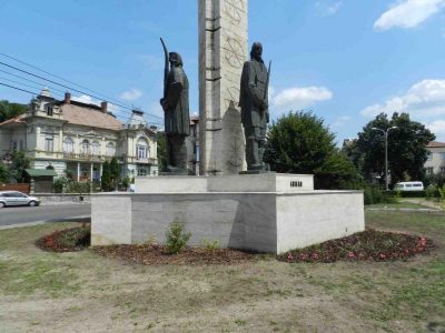 (cod 4890) Grupul statuar Horea, Cloșca și Crișan