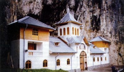 (cod 3741)  Mănăstirea Peștera Ialomiței