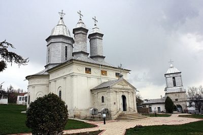 (cod 4717) Mănăstirea Răteşti