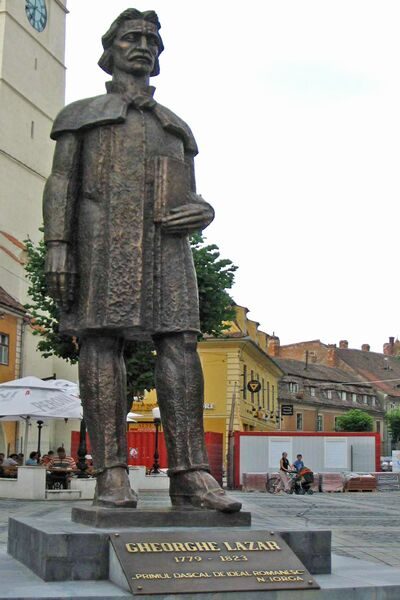 (cod 4324) Statuia lui Gheorghe Lazăr din Piața Mare